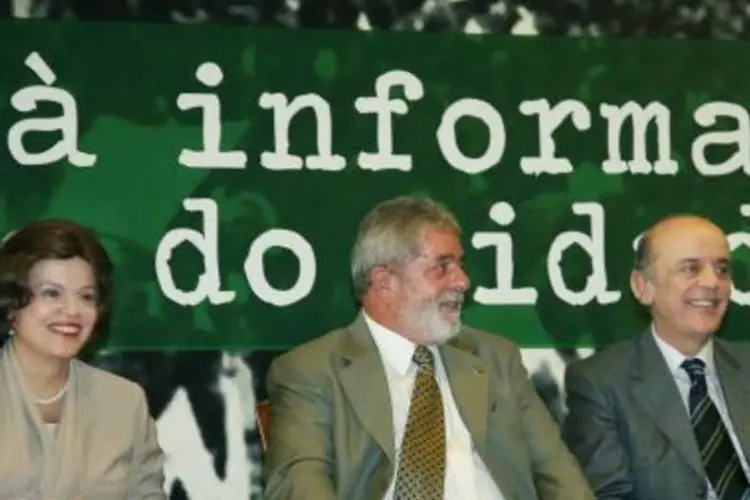 Dilma, Lula e Serra em evento realizado no ano passado, em Brasília. (.)