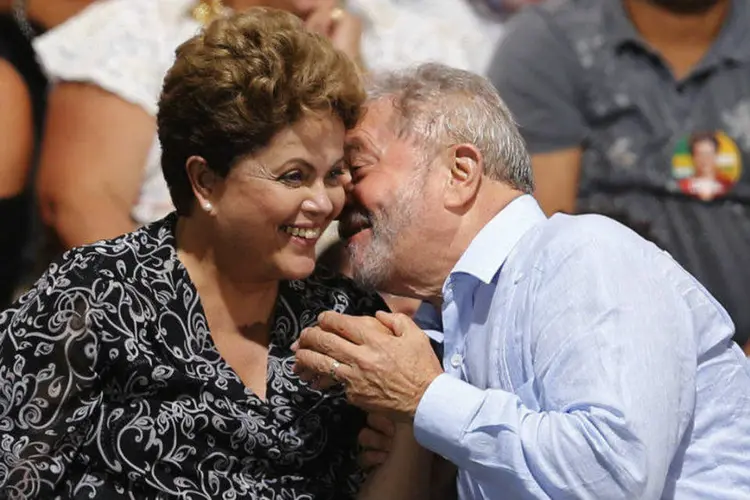 
	Dilma e Lula: o encontro est&aacute; previsto para a hora do almo&ccedil;o, depois que a presidente participar de uma agenda em S&atilde;o Paulo
 (Paulo Whitaker/Reuters)
