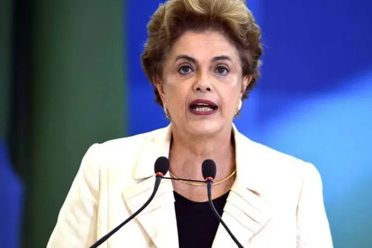 
	Dilma Rousseff: em seu discurso, ela tamb&eacute;m destacou que membros do Judici&aacute;rio e do Minist&eacute;rio P&uacute;blico t&ecirc;m prerrogativas que garantem sua isen&ccedil;&atilde;o para que n&atilde;o sofram press&otilde;es
 (José Cruz/Agência Brasil)