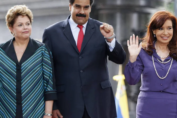 Maduro recebe Dilma e Cristina Kirchner para uma cúpula do Mercosul, em Caracas (Jorge Silva/Reuters)