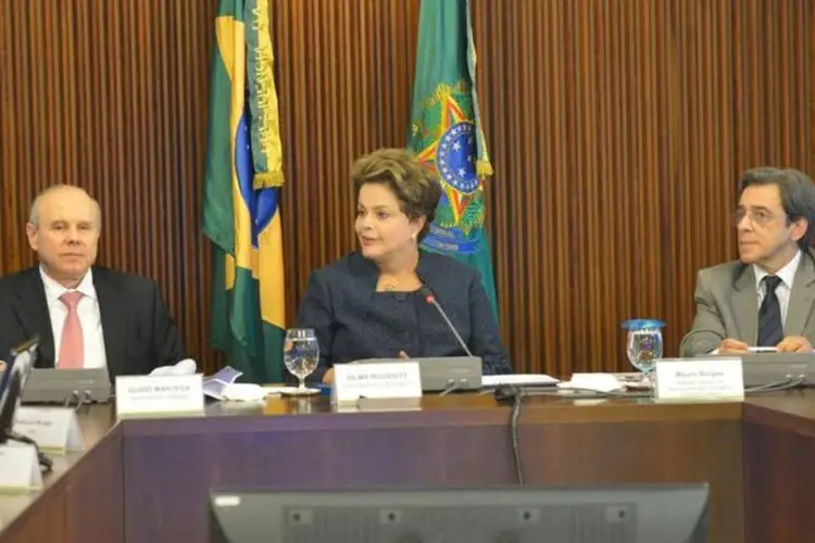 Dilma: presidente disse ainda que medidas anunciadas hoje não são eleitoreiras (Fabio Rodrigues Pozzebom/Agência Brasil)