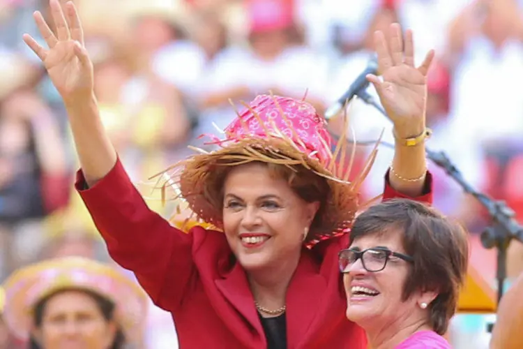 
	&quot;Margaridas, n&oacute;s podemos envergar, mas n&oacute;s n&atilde;o quebramos, n&oacute;s seguimos em frente&quot;, disse a presidente Dilma Rousseff
 (Lula Marques/ Agência PT)