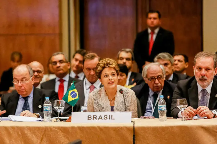 
	Dilma Rousseff durante a XLIX C&uacute;pula dos Estados Partes do Mercosul e Estados Associados
 (Roberto Stuckert Filho/PR/Fotos Públicas)