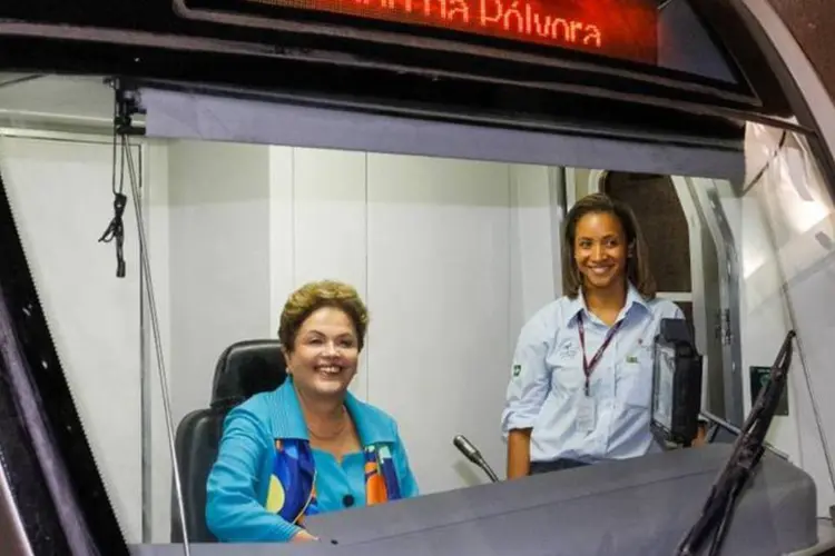 
	Dilma em cerim&ocirc;nia de entrada em opera&ccedil;&atilde;o do Sistema Metrovi&aacute;rio de Salvador&nbsp;
 (Roberto Stuckert Filho/PR)