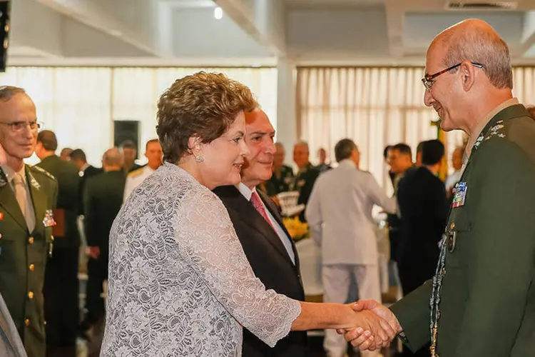 Dilma Rousseff durante almoço de confraternização com os Oficiais-Generais das Forças Armadas
 (Roberto Stuckert Filho/PR)