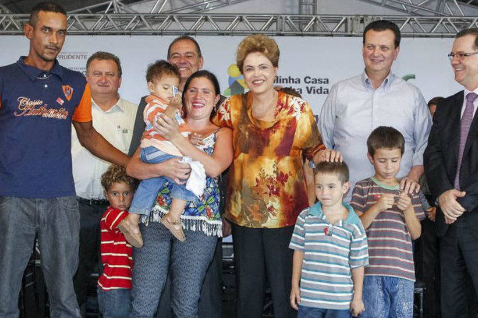 Dilma entrega 2,3 mil unidades do "Minha Casa" em SP