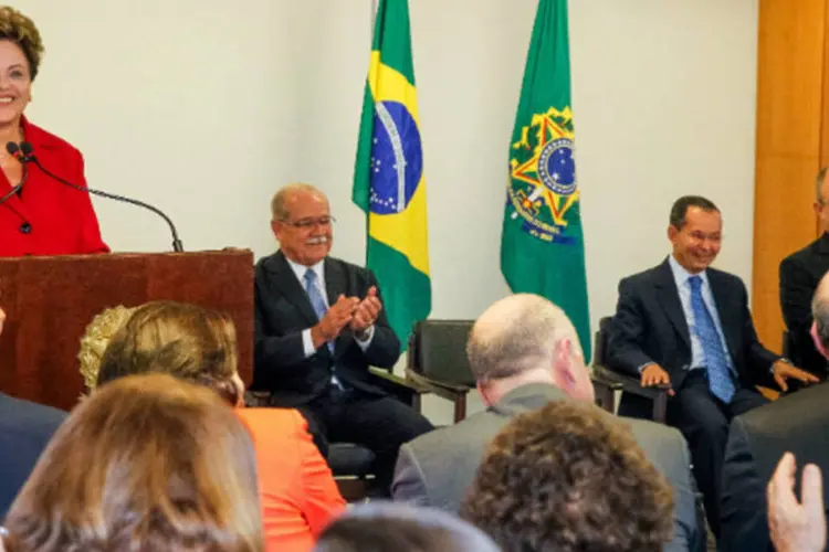 
	Dilma Rousseff durante cerim&ocirc;nia de posse dos novos ministros dos Transportes e da Secretaria de Portos
 (Roberto Stuckert Filho/Presidência da República)