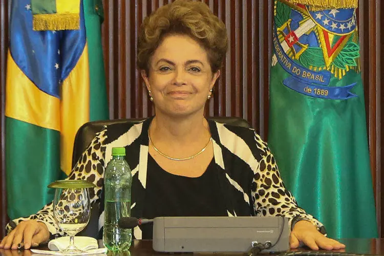 
	Dilma Rousseff em reuni&atilde;o com a coordena&ccedil;&atilde;o pol&iacute;tica e ministros de estado: de acordo com o ministro, o vice j&aacute; estava na base a&eacute;rea, mas decidiu retornar para conversar pessoalmente com Dilma
 (Lula Marques/Agência PT)
