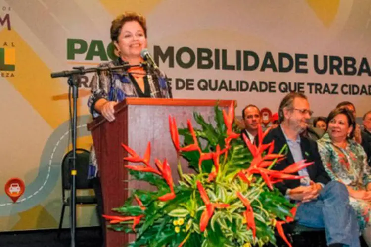 
	Dilma Rousseff durante cerim&ocirc;nia de an&uacute;ncio de investimentos do PAC2 Mobilidade Urbana para Bel&eacute;m, no Par&aacute;
 (Roberto Stuckert Filho/PR)