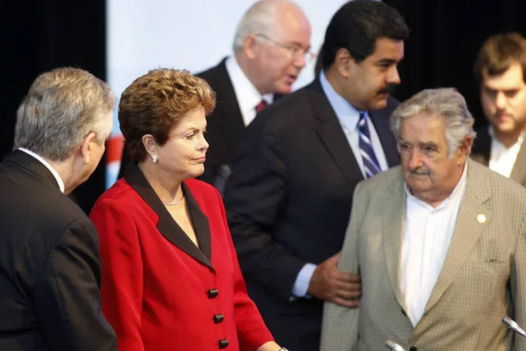 Dilma e Mujica: reunião de hoje do Mercosul é último compromisso multilateral do uruguaio (Enrique Marcarian/Reuters)