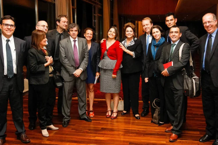 Dilma durante jantar com com correspondentes estrangeiros, no Palácio da Alvorada (Roberto Stuckert Filho/PR)