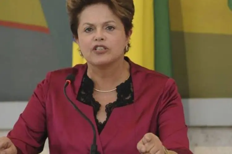 
	A presidente Dilma Rousseff: novos benef&iacute;cios tribut&aacute;rios dever&atilde;o ser alocados na desonera&ccedil;&atilde;o da folha de pagamento
 (Wilson Dias/Agência Brasil)