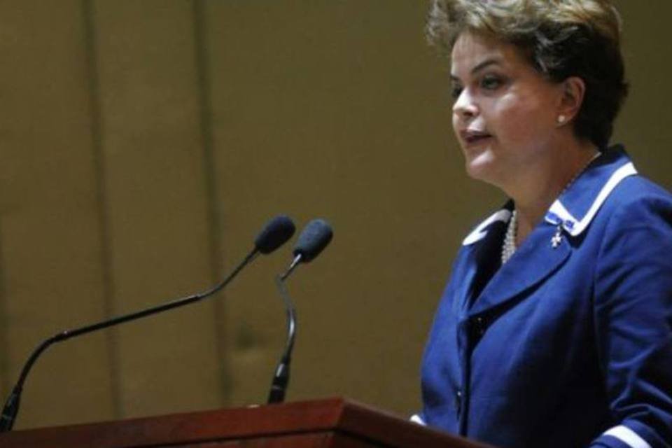 Dilma considera precipitado rebaixamento de nota dos EUA