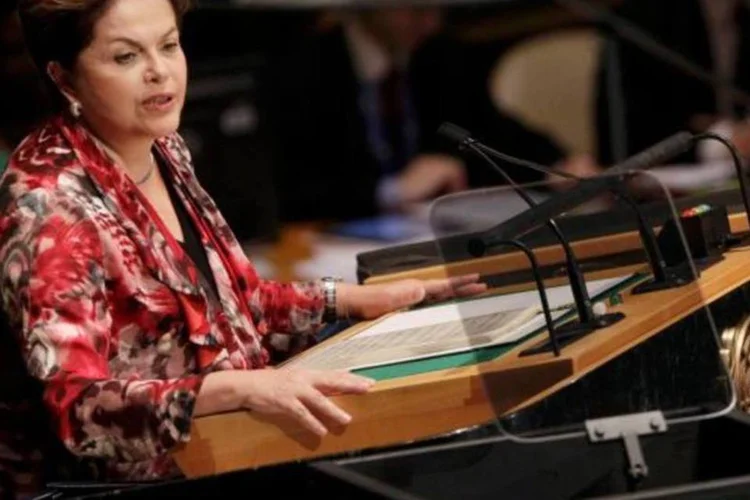 
	Dilma Rousseff: ao mencionar a Am&eacute;rica Latina, Dilma defendeu o fim do embargo econ&ocirc;mico a Cuba, imposto pelos Estados Unidos h&aacute; cerca de meio s&eacute;culo
 (Shannon Stapleton/Reuters)