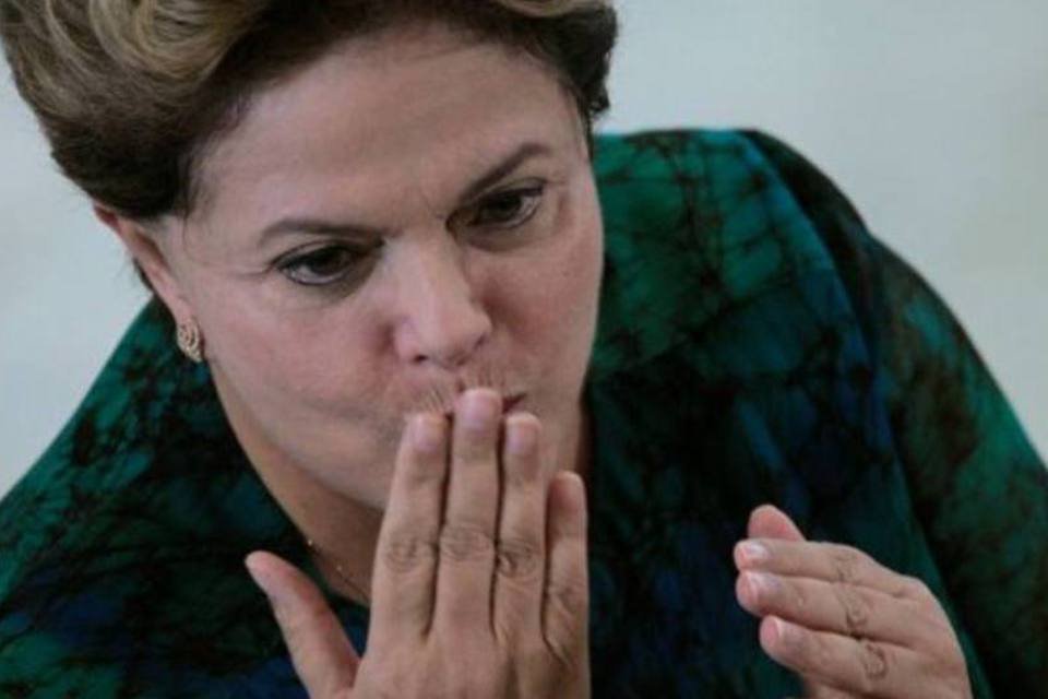 Dilma diz acompanhar "com atenção" crise no Paraguai
