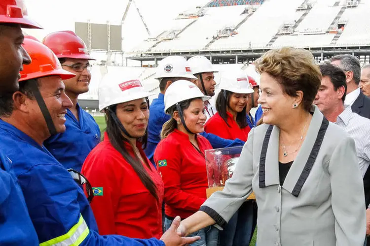 Presidente Dilma Rousseff durante visita à Arena Corinthians, na zona leste de São Paulo (Roberto Stuckert Filho/PR)