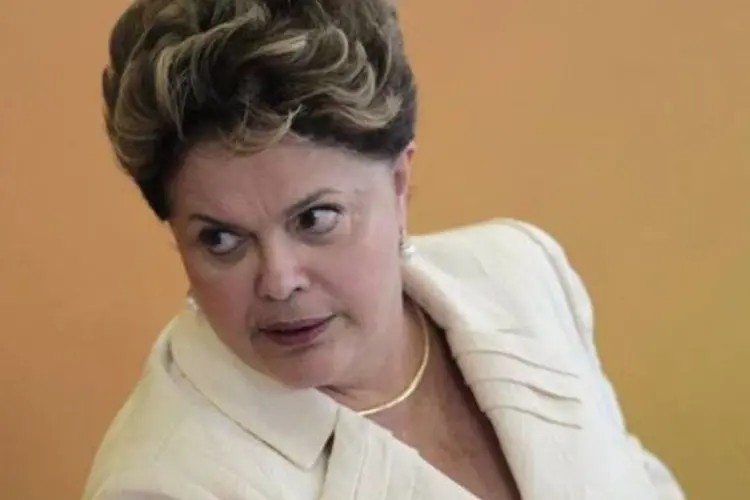 Dilma Rousseff: governo não deve parar com mensalão (Ueslei Marcelino/Reuters)