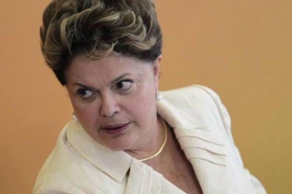 'Vamos virar o jogo' da produção industrial, diz Dilma