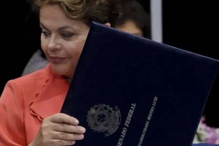 Dilma recebe o prêmio Mulher-Cidadã Bertha Lutz (Wilson Dias/ABr)