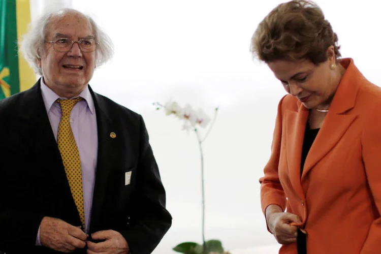 
	Nobel da paz: &ldquo;Acima dos interesses partid&aacute;rios est&atilde;o os interesses do povo do Brasil e de toda Am&eacute;rica Latina&rdquo;, afirmou o ativista argentino
 (Ueslei Marcelino / Reuters)