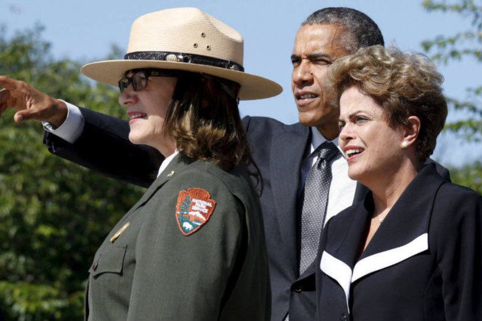 Dilma é alvo de protesto nos EUA antes de jantar com Obama