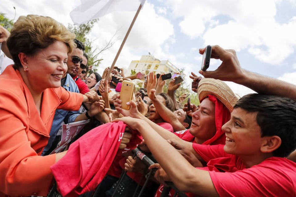 Avaliação boa do governo Dilma oscila de 43% para 45%