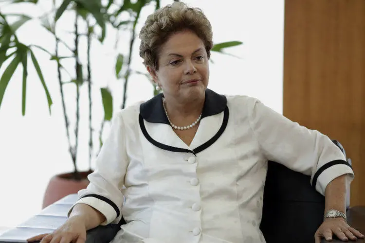 
	Presidente Dilma Rousseff: neste encontro est&atilde;o presentes o ex-presidente Fernando Collor (PTB-AL), Benedito de Lira (PP-AL) e Humberto Costa (PT-PE)
 (Ueslei Marcelino/Reuters)