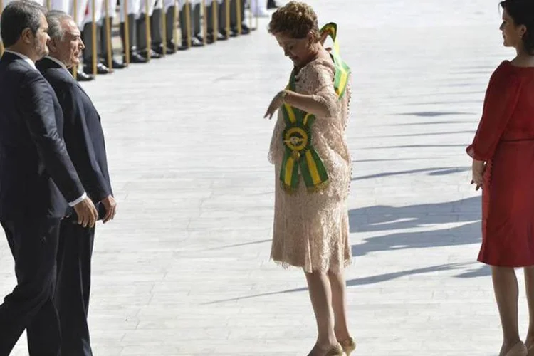 Dilma em cerimônia de posse: vestido teria evidenciado silhueta em "A" da presidente (Marcelo Camargo/Agência Brasil)