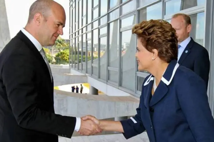 Presidente Dilma cumprimenta o primeiro-ministro da Suécia, Fredrik Reinfeldt (Roberto Stuckert Filho/PR)