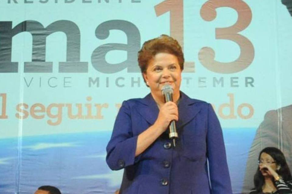 Dilma diz que, se for eleita, Lula estatá 'sempre presente'