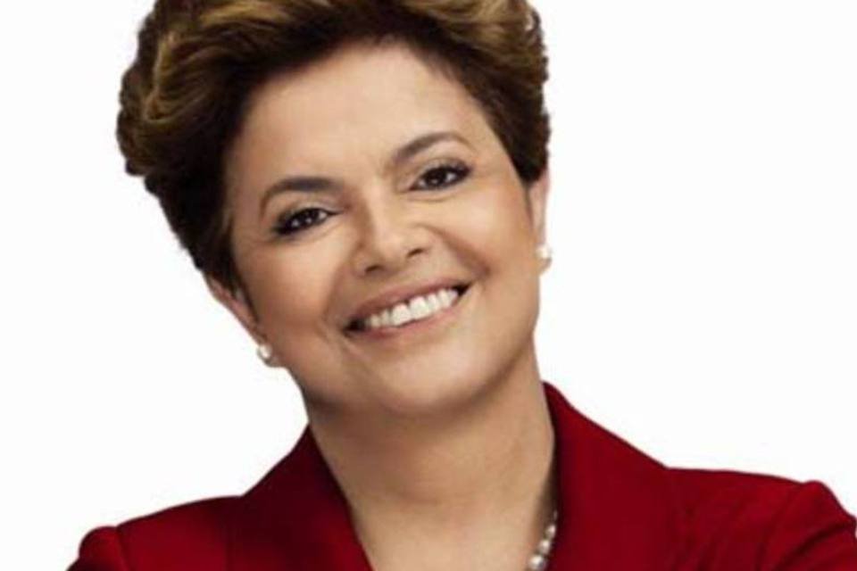 Dilma ataca Serra e reforça apelo à militância