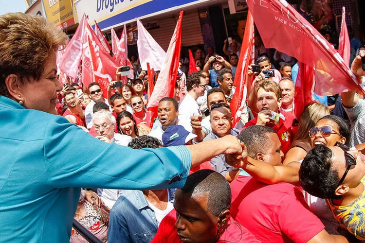 A candidata à Presidência da República Dilma Rousseff durante a caminhada em Uberaba (Ichiro Guerra/ Dilma 13)