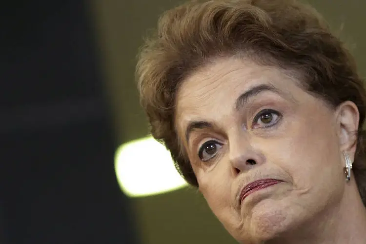 
	Dilma Rousseff: no muro da fachada do edif&iacute;cio, foi escrita a frase &quot;Quem matou Celso Daniel?&quot;
 (Ueslei Marcelino/ Reuters)