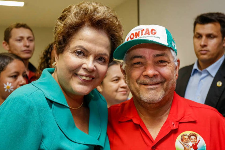 Dilma critica tratamento do PSDB a invisíveis do país