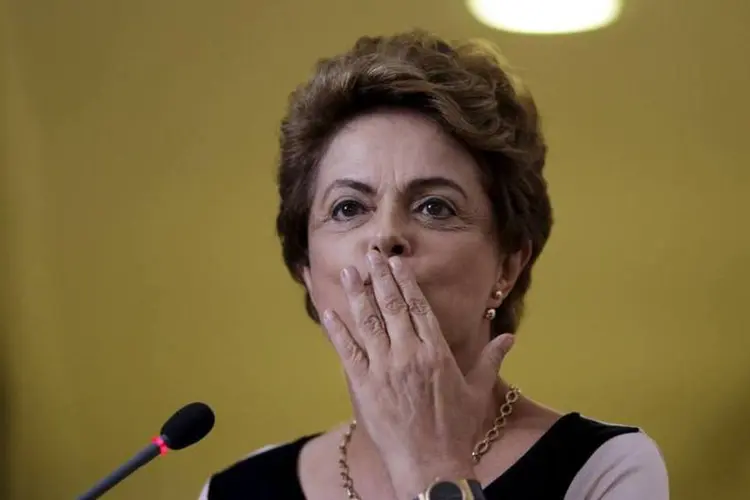 
	Tchau, querida: para o jornal argentino Clar&iacute;n, a frase de despedida simboliza o jugamento pol&iacute;tico de Dilma
 (Ueslei Marcelino/Reuters)