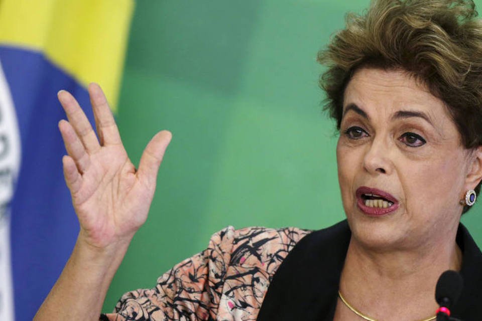 Em discurso, Dilma chama Cunha e aliados de corruptos