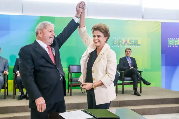 
	Dilma Rousseff empossa Lula como ministro-chefe da Casa Civil: STF deve deliberar sobre o assunto nas pr&oacute;ximas semanas
 (Roberto Stuckert Filho/PR)