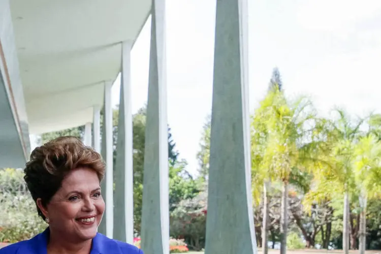 
	Dilma: presidente disse que n&atilde;o criou nem recebeu &quot;bolsa banqueiro&quot;
 (Ichiro Guerra/Dilma 13)