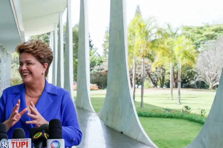 Dilma: ela voltou a criticar adversários que defendem autonomia legal do Banco Central (Ichiro Guerra/Dilma 13)