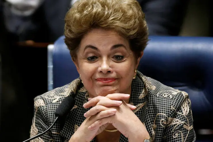 
	Dilma: a estrat&eacute;gia visa a preservar o direito da petista de disputar elei&ccedil;&otilde;es e ocupar postos na administra&ccedil;&atilde;o p&uacute;blica mesmo se o Senado decidir por sua cassa&ccedil;&atilde;o
 (Reuters)