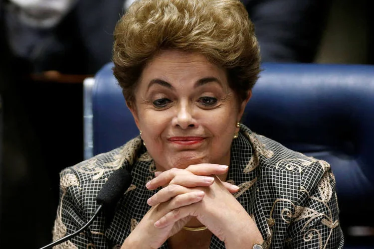 
	Dilma: a estrat&eacute;gia visa a preservar o direito da petista de disputar elei&ccedil;&otilde;es e ocupar postos na administra&ccedil;&atilde;o p&uacute;blica mesmo se o Senado decidir por sua cassa&ccedil;&atilde;o
 (Reuters)