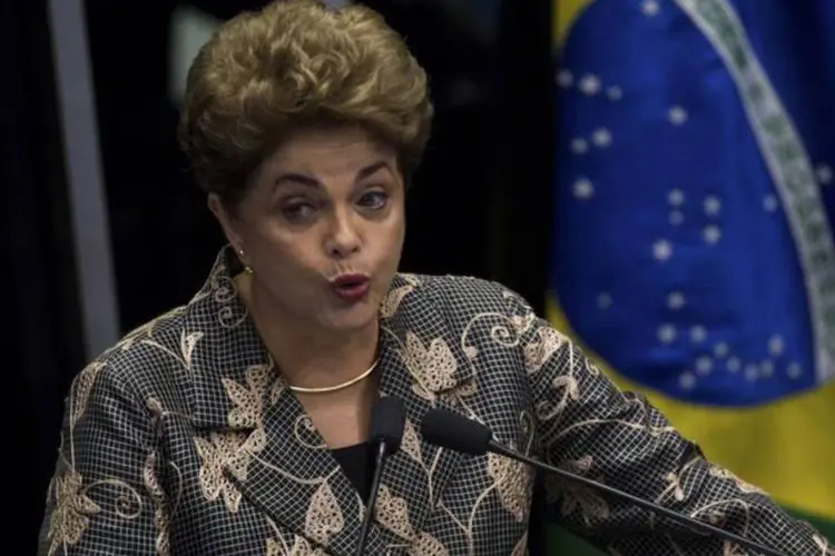 
	Dilma Rousseff: a sess&atilde;o j&aacute; dura cerca de nove horas, descontando os dois intervalos para almo&ccedil;o e janta
 (Agência Brasil)