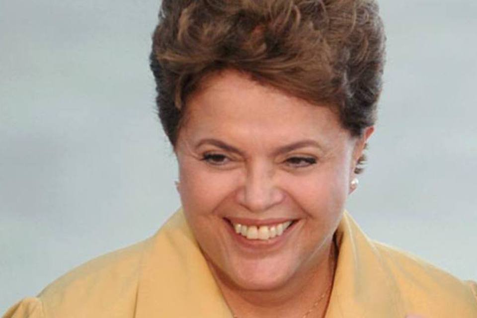 Dilma deve anunciar hoje três pastas para o PMDB