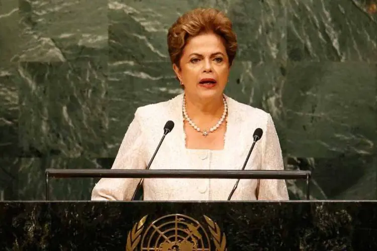 
	A presidente Dilma Rousseff discursa na ONU: primeira chefe de Estado a discursar na 70&ordf; Assembleia-Geral, Dilma reiterou apelo por uma reforma no Conselho de Seguran&ccedil;a da Organiza&ccedil;&atilde;o das Na&ccedil;&otilde;es Unidas para promover a inclus&atilde;o de novos pa&iacute;ses membros
 (REUTERS/Mike Segar)