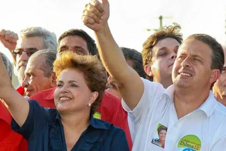 Dilma Rousseff esteve ontem com o governador reeleito Eduardo Campos, em PE (Roberto Stuckert Filho/PT)