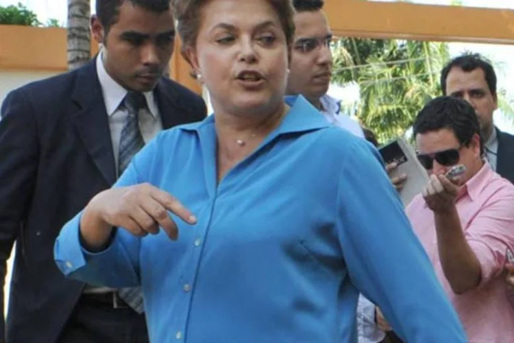 Dilma Rousseff não quer conceder aumentos generosos ao salário mínimo (Valter Campanato/AGÊNCIA BRASIL)