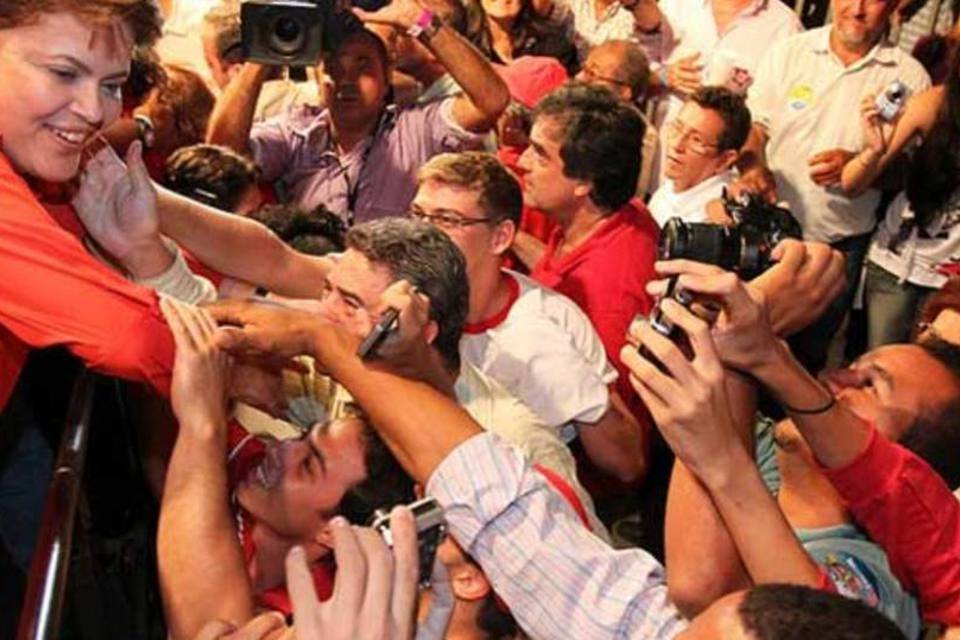 Dilma tenta reverter tendência pró-Serra na BA