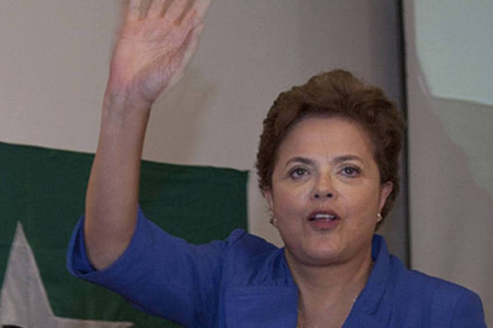 Material de campanha de Dilma é distribuído em evento do PAC