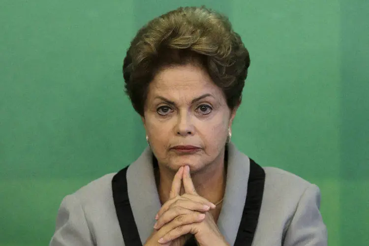 
	Dilma diz que governo est&aacute; determinado a implementar ajuste
 (Ueslei Marcelino/Reuters)