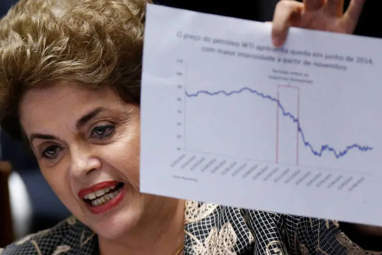 
	Dilma: presidente respondeu a perguntas por 349 minutos; sess&atilde;o durou mais de 14 horas
 (Ueslei Marcelino / Reuters)